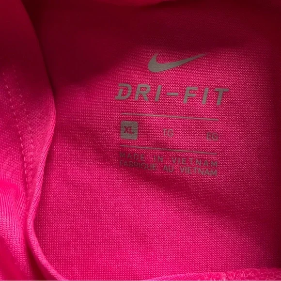 NWT: Nike DRI fit long sleeve with hood